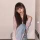 広島カープ小園海斗選手の妻・渡辺リサ、前髪ありヘア披露 美脚コーデに「お人形さんみたい」「絵画みたいに綺麗」の声 画像