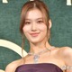 TWICEサナ、ノースリコーデに反響「華奢で憧れる」「透明感レベチ」 画像