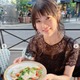 早見沙織、ほっそり二の腕際立つノースリ姿のパリ旅行ショット公開 「魅力が溢れてる」「透明感すごい」と反響 画像
