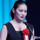 吉本実憂、美脚際立つミニワンピオフショットに反響「透明感すごい」「脚が真っ直ぐで綺麗すぎる」 画像