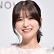 長濱ねる、黒ベアトップから美デコルテ披露「上品で清楚な美しさ」「スタイル抜群で憧れる」と反響 画像