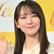 吉岡里帆、美デコルテ透ける白ノースリ姿に熱視線「美しすぎて二度見」「透明感がハンパない」 画像