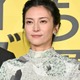 柴咲コウ、幼少期ショット公開「どの時代も可愛い」「家族も美人すぎ」と反響 画像