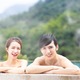 温泉旅行でビックリ！ 男性が「育ちが悪い」と感じる40代女性のお風呂マナー 画像