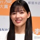 石井杏奈、美背中輝くウエディングドレス姿披露「美しさに目を奪われた」「透明感すごい」と絶賛の声 画像