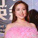 平原綾香、スラリ美脚のぞくスリットスカート姿で“駆け出しポーズ”「脚めちゃくちゃ綺麗」「スタイル抜群」と反響 画像