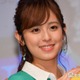 第1子出産の久慈暁子、夫・バスケ渡邊雄太選手＆子どもとの家族ショット公開「身長差にびっくり」「パパの手が優しい」 画像