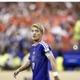 サッカー日本代表・堂安律選手、美人妻の誕生日に家族ショット公開「カメラじゃなくて娘ちゃん見てるの素敵」「幸せそう」の声 画像