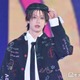 BUDDiiS小川史記、キャスケット×ピンクパンツが可愛い 不意打ち投げキスに「ハート射止められた」「破壊力すごい」の声【ガルアワ2026A/W】 画像