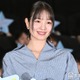 横田真悠、美ウエストちらりの白Tシャツ姿公開「お団子ヘア似合いすぎ」「大人っぽくてセクシー」と反響 画像