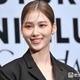 TWICEサナ、美腕＆美ボディ輝くノースリブラックドレス姿披露「眩しいほどのオーラ」「気品凄い」と反響 画像