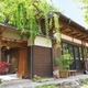 東京・檜原村に“1日1組限定”古民家宿「VILLA ONE-YA」誕生 サウナや犬との滞在も楽しめるヴィラ 画像