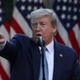 自身のゴルフリゾートで大量の一時解雇　トランプ大統領はここから経済活動再開目指す！ 画像